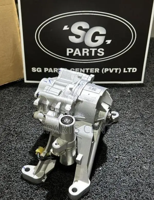 Land Rover - Oil And Vacuum Pump