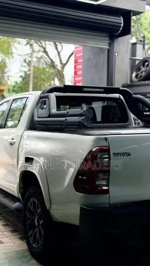 Hilux Gr Rocco Travo Hamer Electric Roll Shutter with Bar