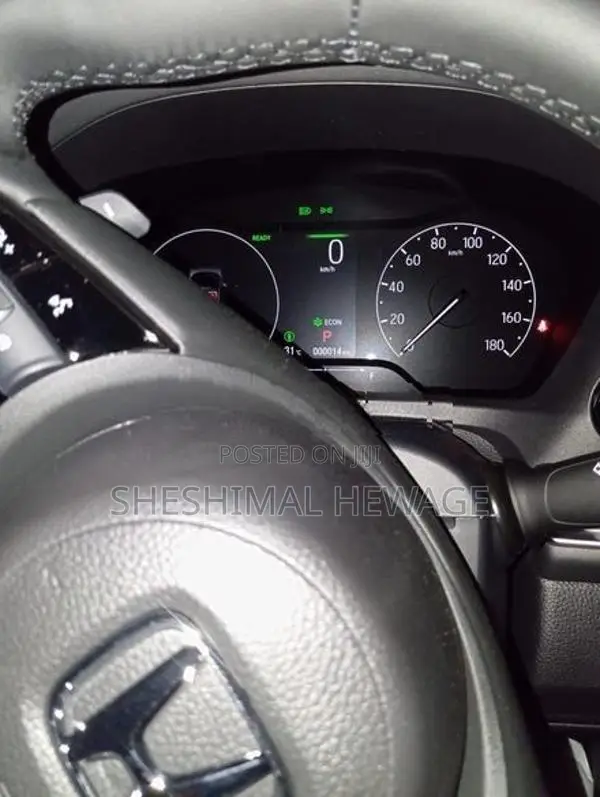 Honda Vezel Z Premiun 10 Speaker 2026