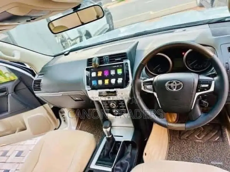 Land Cruiser Prado 150 Interior