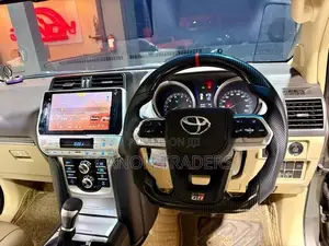 Land Cruiser Prado 150 Interior