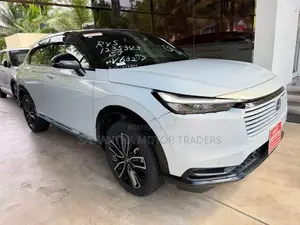 Honda Vezel Z Play Moonroof 2024