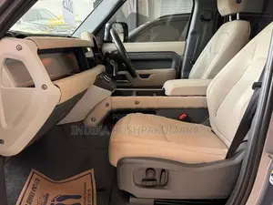 Land Rover Defender P300 Dynamic HSE 2023