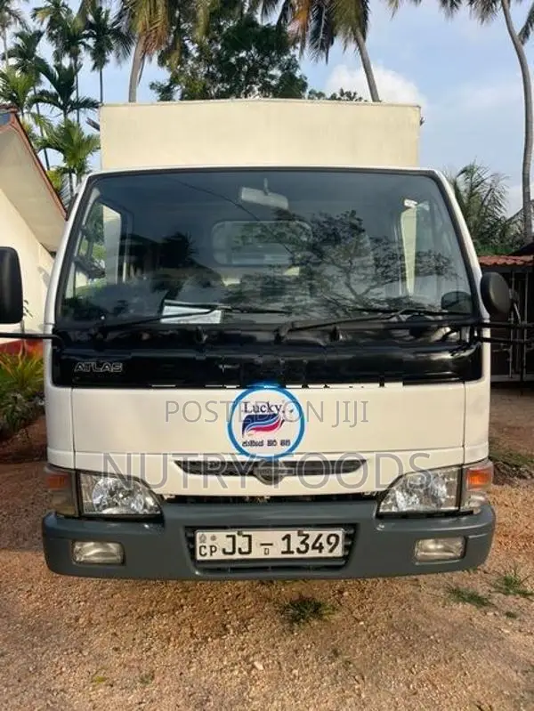 Nissan Atlas 1999