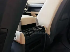 Land Rover Defender P300 Dynamic HSE 2023