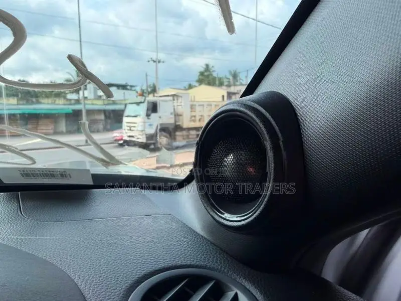 Honda Vezel Z Play Moonroof 2024