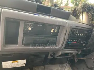 Nissan Atlas 1999