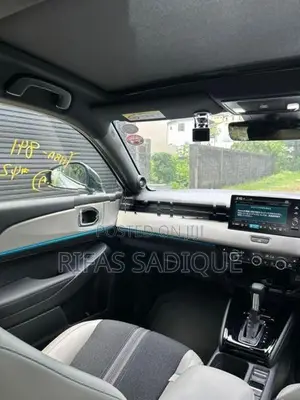 Honda Vezel Z-Play Black Top 2025