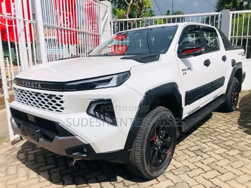 Toyota Hilux TRAVO Overland 4x4 2026