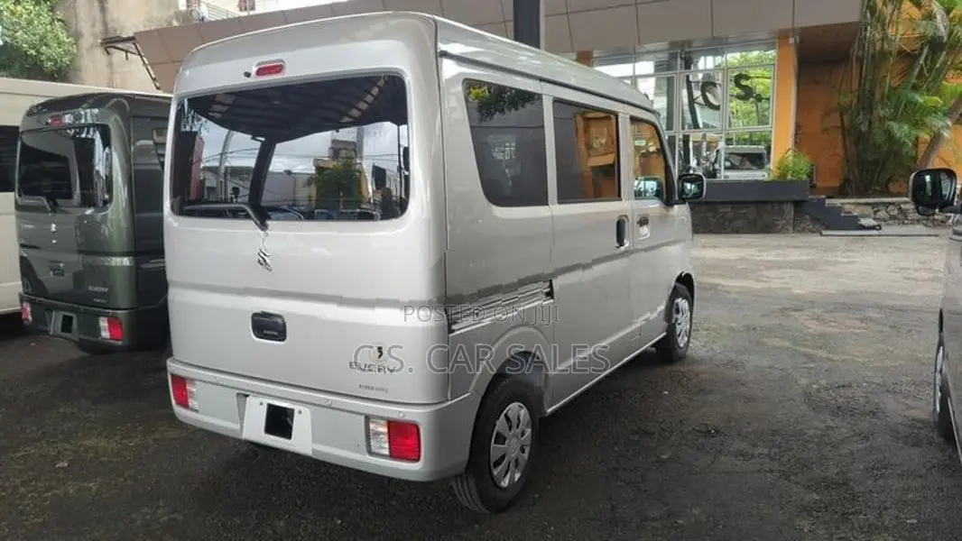 Suzuki Every 2025