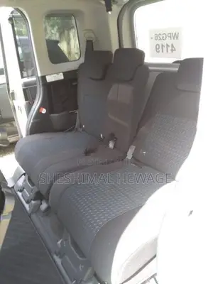 Toyota Roomy Custom G Turbo 2024