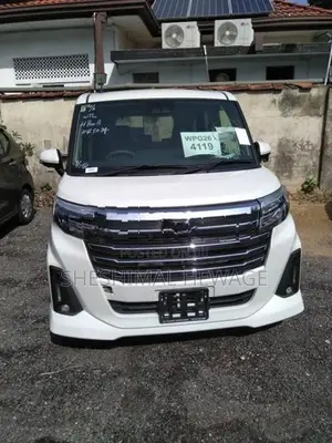 Toyota Roomy Custom G Turbo 2024
