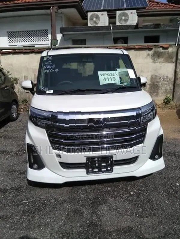 Toyota Roomy Custom G Turbo 2024