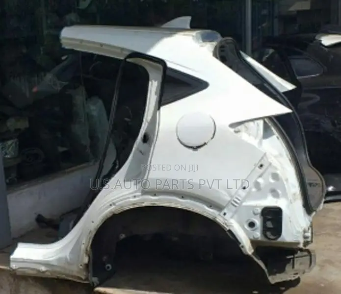 Honda Vezel RU3 Rear Cut Panel