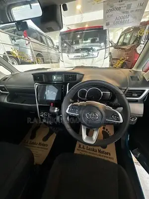 Toyota Roomy Custom GT 2025