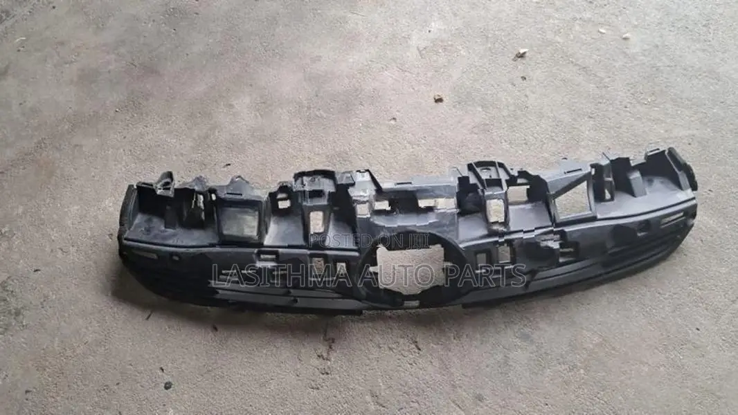 Prius 50 Upper Grill