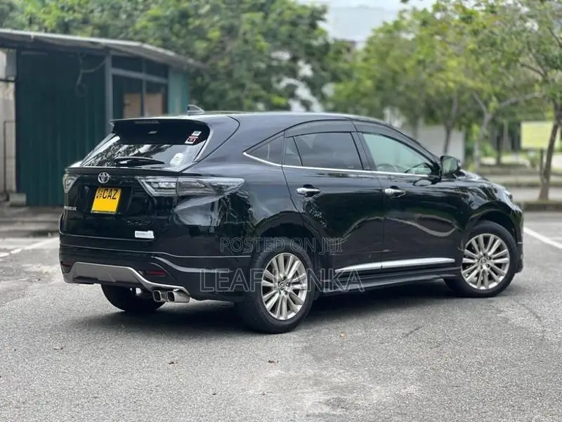Toyota Harrier 2016