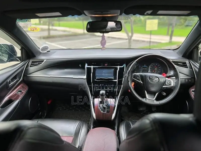 Toyota Harrier 2016