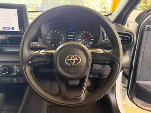 Toyota Yaris X Grade 2025