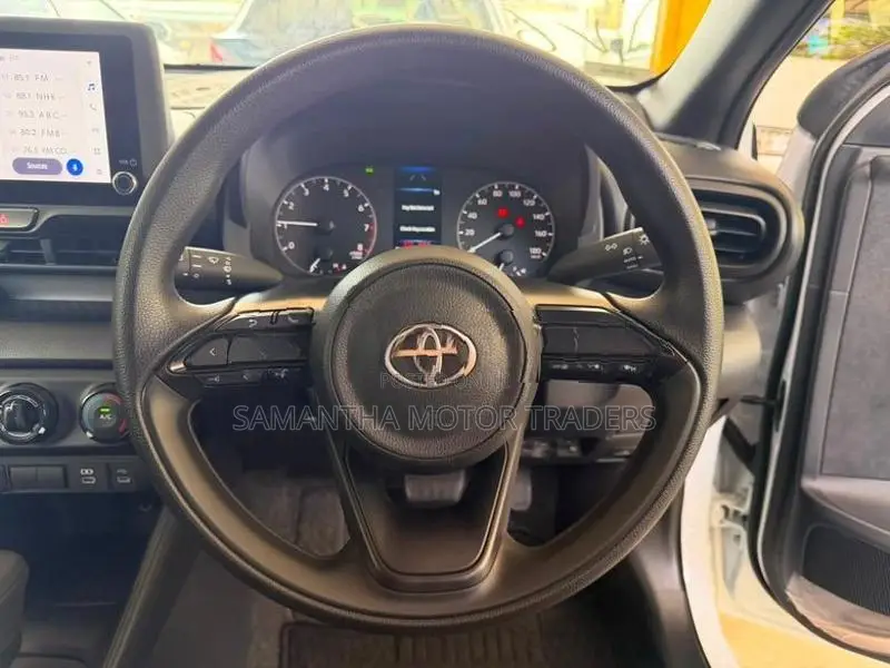 Toyota Yaris X Grade 2025