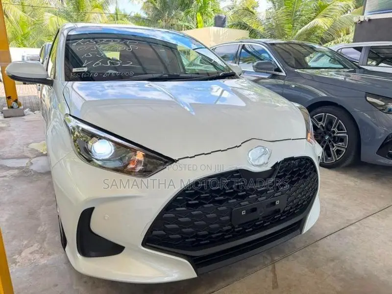 Toyota Yaris X Grade 2025