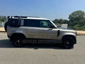 Land Rover Defender HSE 2023