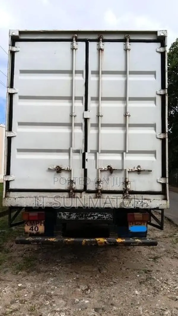 Ashok Leyland Tusker Super 1618 2011