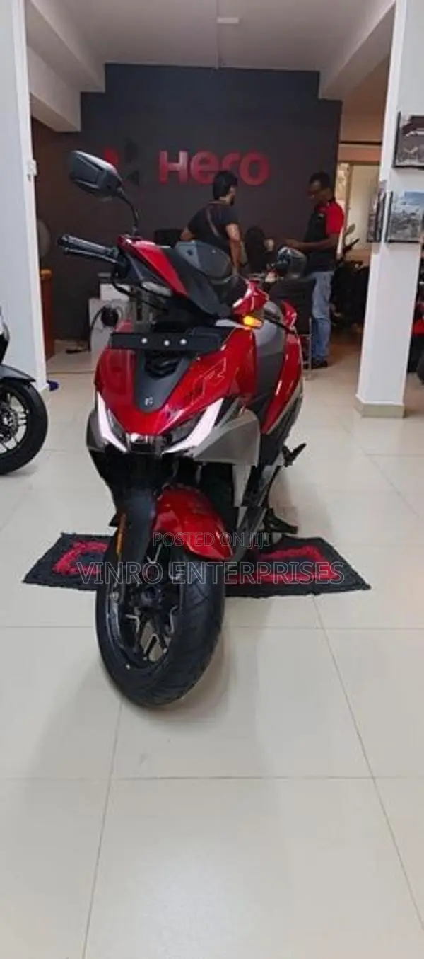 Hero XOOM 125R 2026