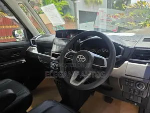 Toyota Roomy G 2025