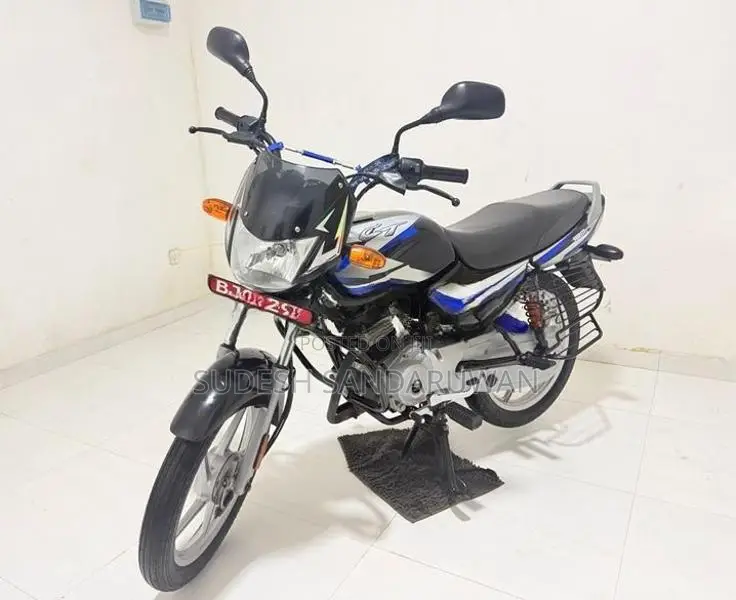 Bajaj CT100 ES 2025