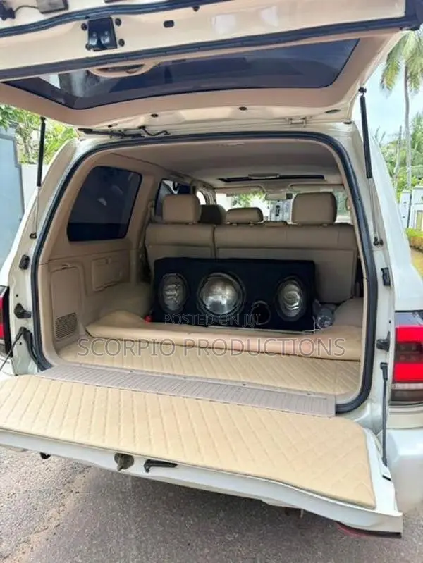 Toyota Land Cruiser Sahara 2000