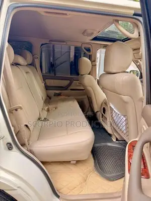 Toyota Land Cruiser Sahara 2000