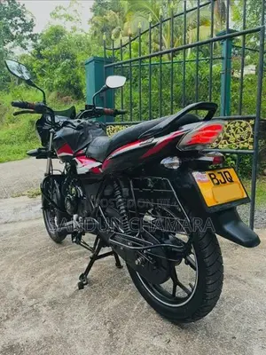 Bajaj Discover 125 2025