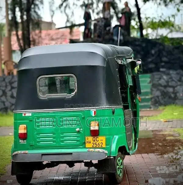 Bajaj RE 2005