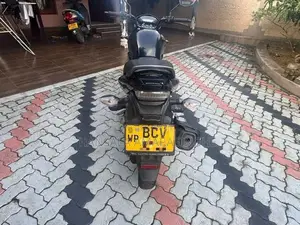 Honda CB Trigger 2015