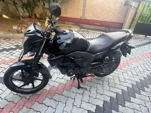 Honda CB Trigger 2015