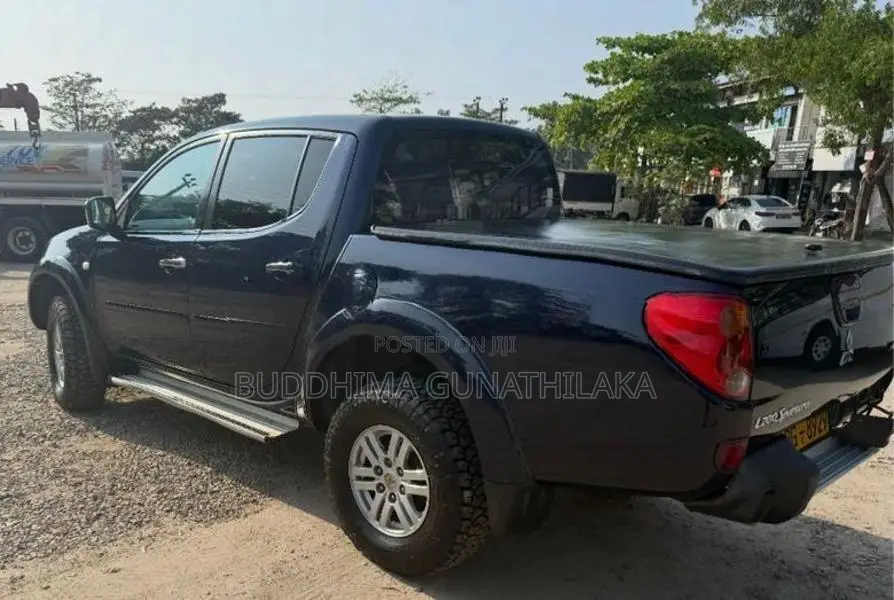 Mitsubishi L200 2015