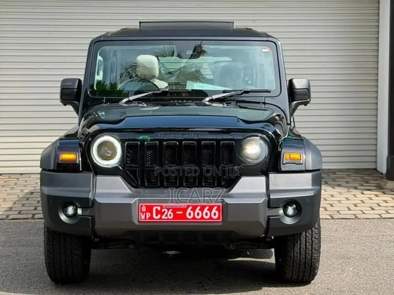 Mahindra Thar Roxx Ax7 2025