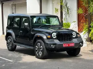 Mahindra Thar Roxx Ax7 2025