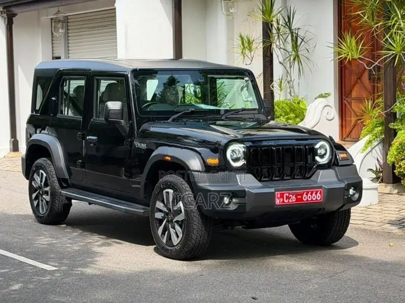 Mahindra Thar Roxx Ax7 2025