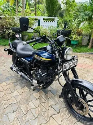 Bajaj Avenger Street 2016