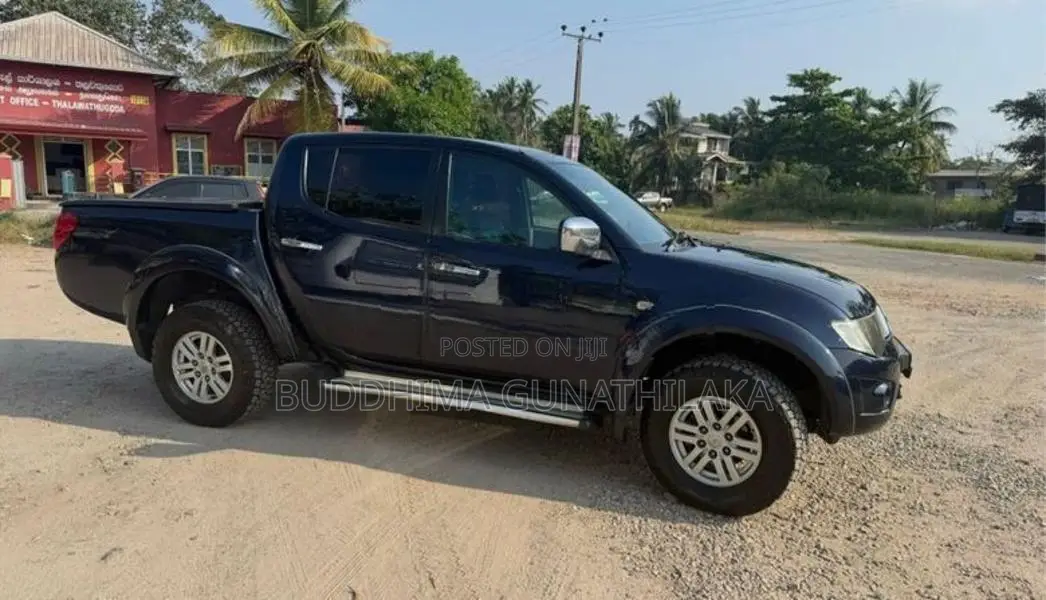 Mitsubishi L200 2015