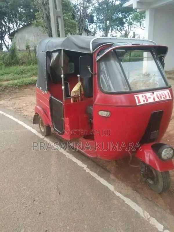 Bajaj RE 2010