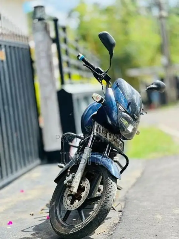 Bajaj Pulsar 150 2005