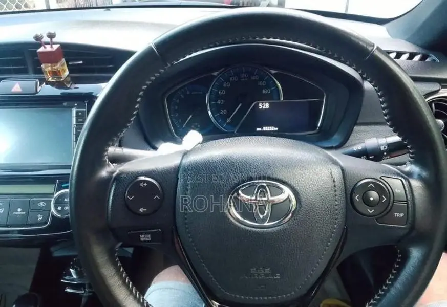 Toyota Axio WXB 2017