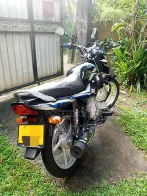 Bajaj CT100 2025