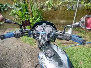 Bajaj CT100 2025