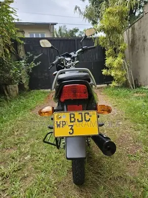 Bajaj CT100 ES 2022