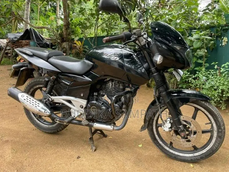 Bajaj Pulsar 180 2011