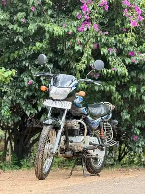 Bajaj CT100 2015